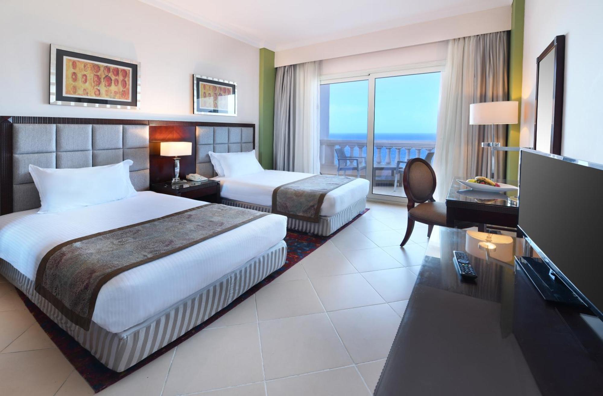 Tolip Hotel Alexandria Ngoại thất bức ảnh A room at the resort